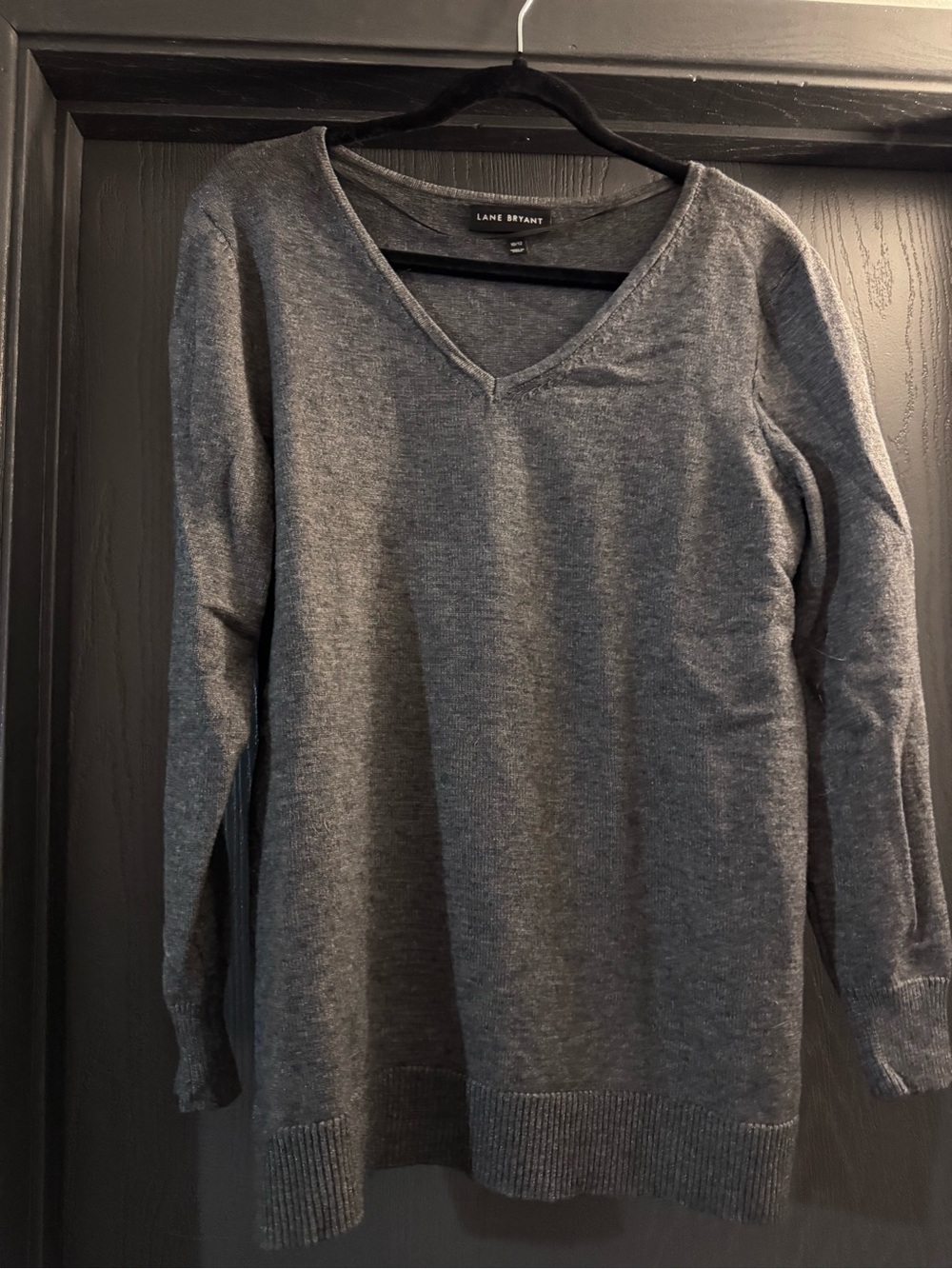 Lane Bryant Charcoal Ribbed V-Neck Sweater 10/12 soft great condition